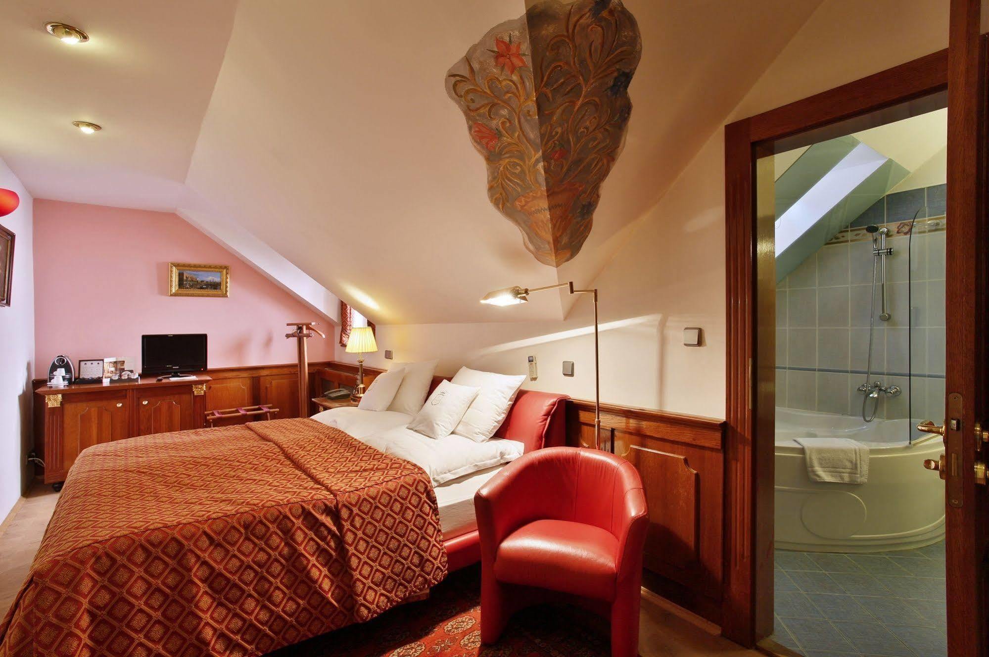 U Pava Hotel Prague Luaran gambar